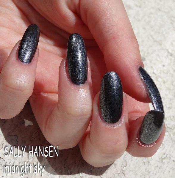 SALLY-HANSEN-midnight-sky-03.jpg
