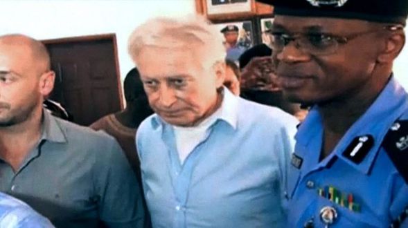 Otage-au-Nigeria-libere-Francis-Collomp-sur-sol-francai.jpg