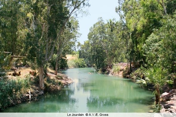 Jourdain-riviere-en-Israel-et-Palestine-BlogOuvert.jpg