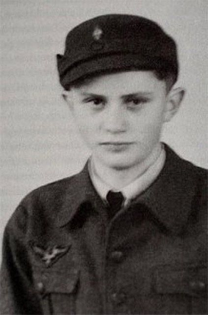 Joseph-Ratzinger-con-uniforme.jpg