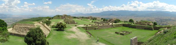 Monte alban panorama from northern platform (cropped)