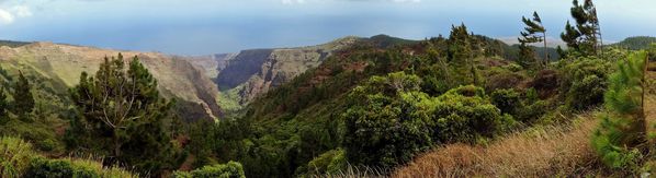 Marquises-Nuku-Hiva-10-Grand-Canyon-pano.jpg