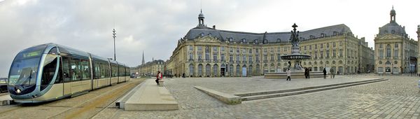 Panorama_Place-de-la-bourse.jpg