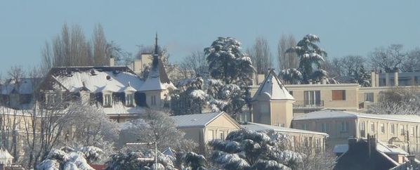 Bientôt de la neige au Raincy Le-Raincy-neige 9 decembre 2010-12