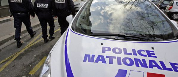 france une-police-voiture