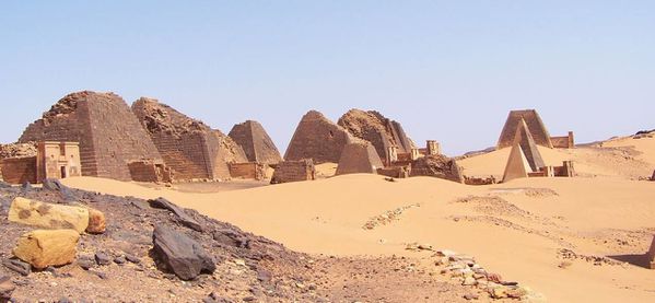 Sudan_Meroe_Pyramids-3.jpg