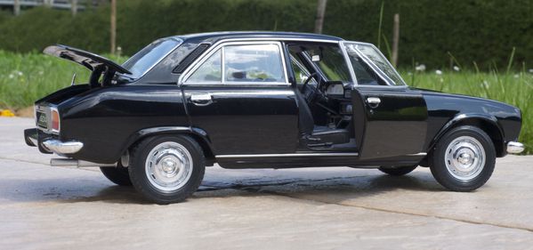 PEUGEOT 504 GL BERLINE NOIR WELLY11