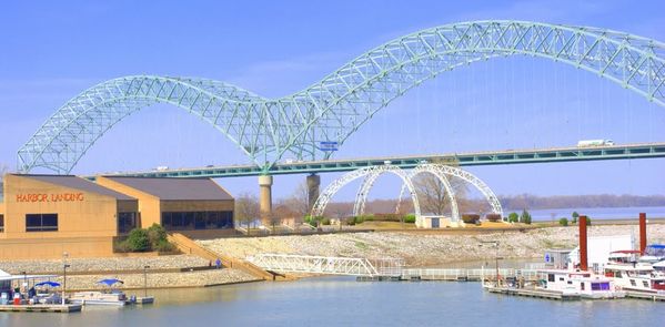 Hernando de Soto Bridge33584075