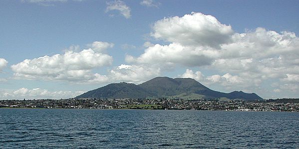 Mount_Tauhara_from_Lake_Taupo.jpg