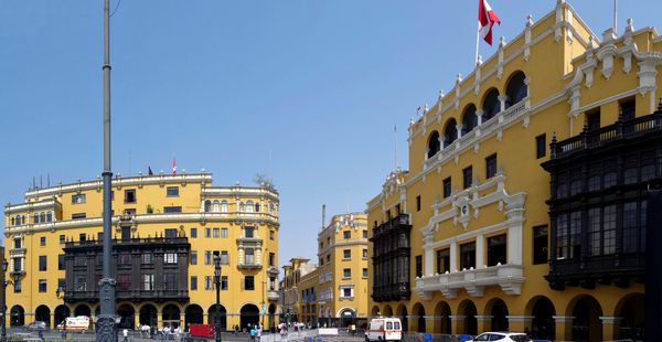 Lima Plaza de Armas pano 2