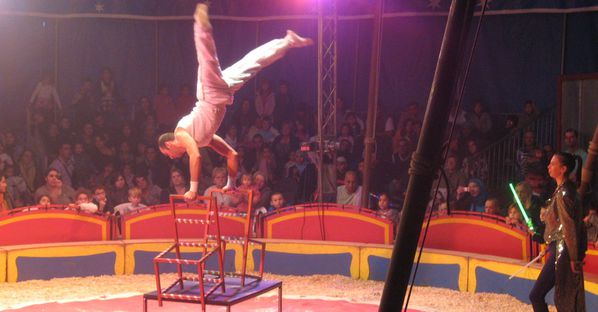 cirque FRATELLINI place Verdun 2010 10 12-équilibre