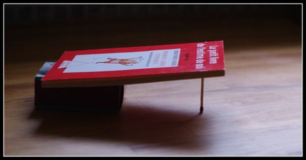 jeu livre allumette contre-jour