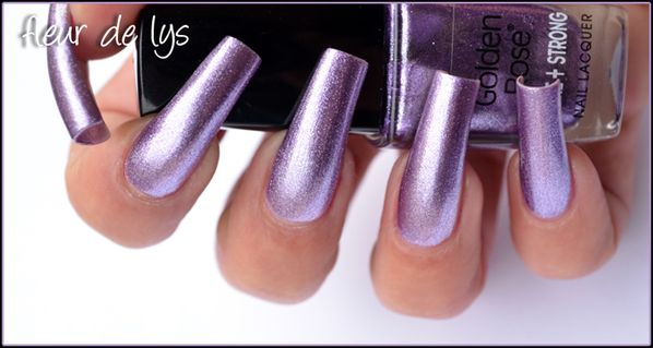 Vernis ongles violet métallique
