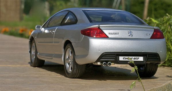 PEUGEOT 407 V6 COUPE GRIS NOREV23
