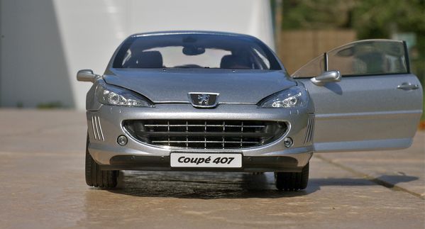 PEUGEOT 407 V6 COUPE GRIS NOREV37
