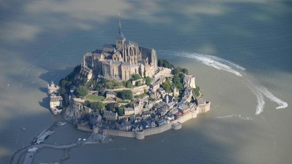 Mont-St-Michel-redevient-une-ile-Ouest-France.jpg
