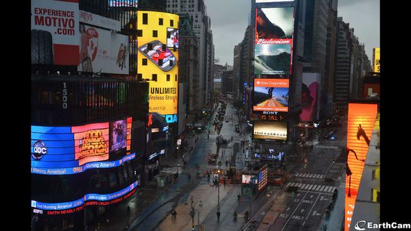 Times-square-NY-capture-ecran-EARTH-CAM-30-oct-2012-a-14H.jpg