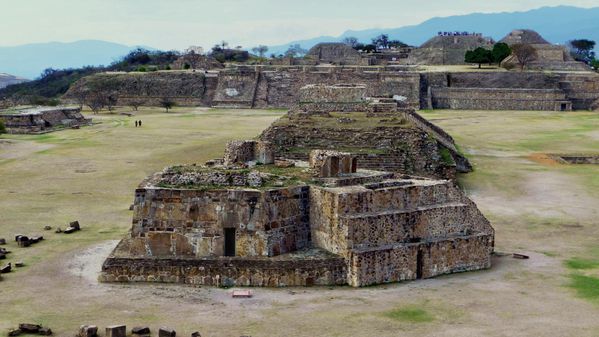 Monte Alban 9 l'Observatoire (2)