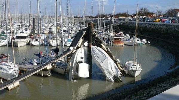 bateaux pas sur l'eau !! ( tempete LR)