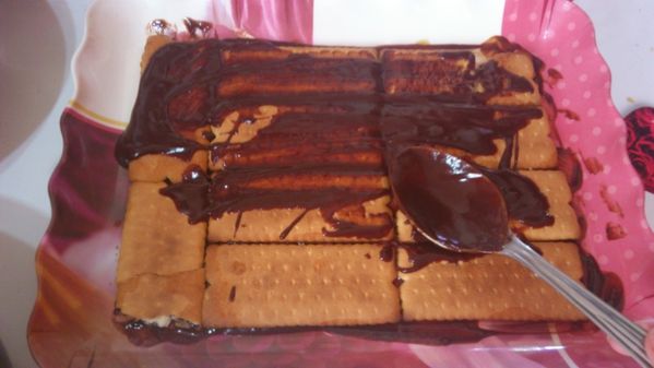Gateau-au-chocolat-aux-petits-beurres--sans-cuisson--0520.jpg