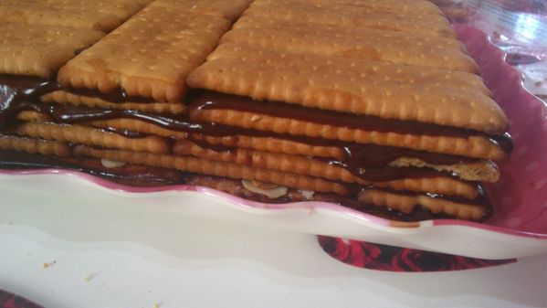 Gateau-au-chocolat-aux-petits-beurres--sans-cuisson--0530.jpg