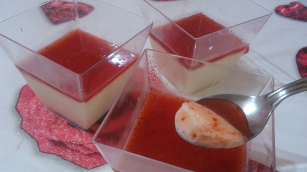 Panna-cotta-au-coulis-de-fraises-0493.jpg
