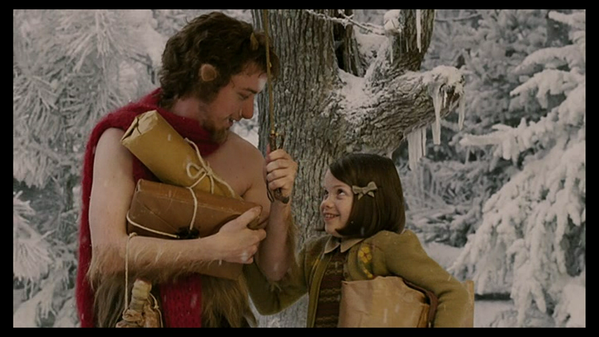 Disney : Messages subliminaux sexuels et sataniques Echarpe-rouge
