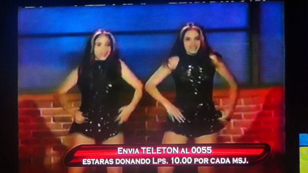 Sheyla Dow Show En Teleton 2013 Honduras (7)