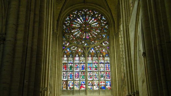 1029 The Great Rose Window, La cathédrale Saint-Julien du
