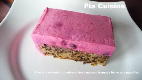 Bavarois-chocolat-noisettes-et-mousse-fromage-blanc-aux-myr.JPG