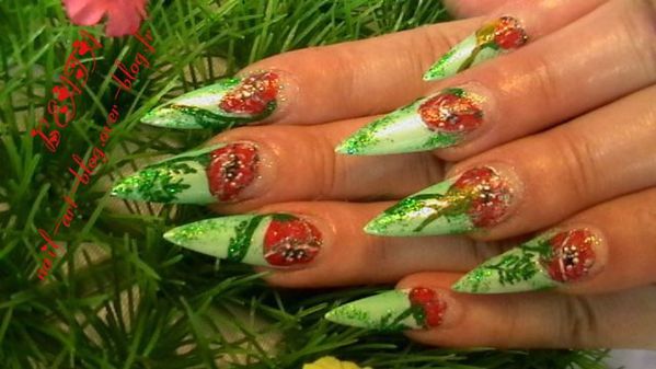 poppy nails