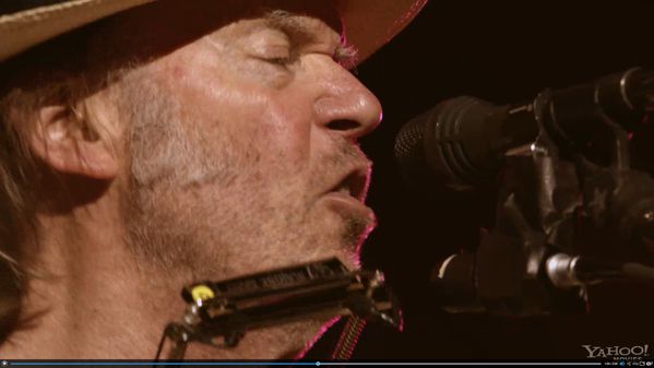 Neil-Young-Journeys-photo-2.jpg
