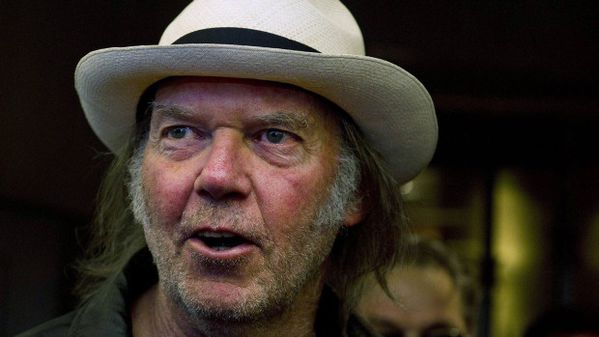 Neil-Young-Journeys-photo-3.jpg