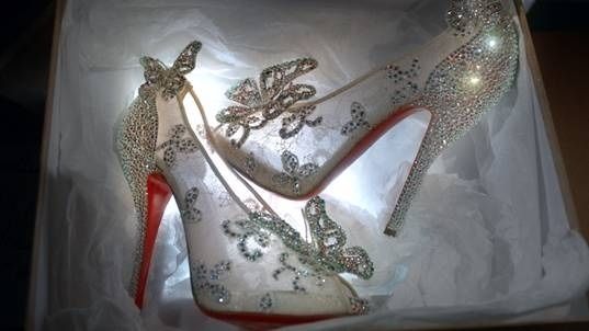 CHRISTIAN-LOUBOUTIN-ET-DISNEY-soulier.jpg