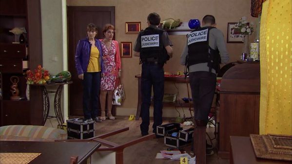 Blanche-le-prime--la-police-scientifique-ches-Blanche-Marci.jpg