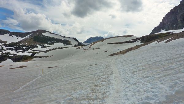 Jour-12-Glacier-Hidden-Lake-trail-montee.jpg