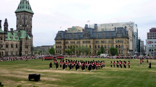 Ottawa-Changement-de-la-garde.jpg