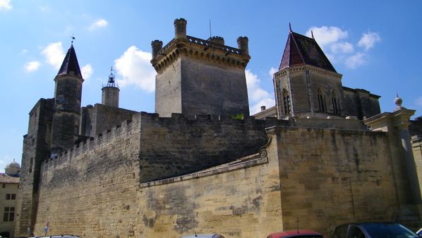 065 Uzès, Le Duché