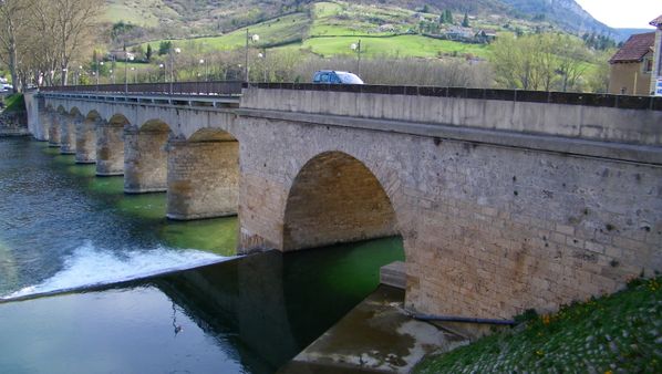 159 Millau, Vieux moulin et le Pont-Vieux
