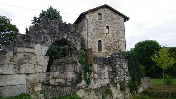 013 Porte Normande, Citadelle gallo-romaine de Vésone, Pé