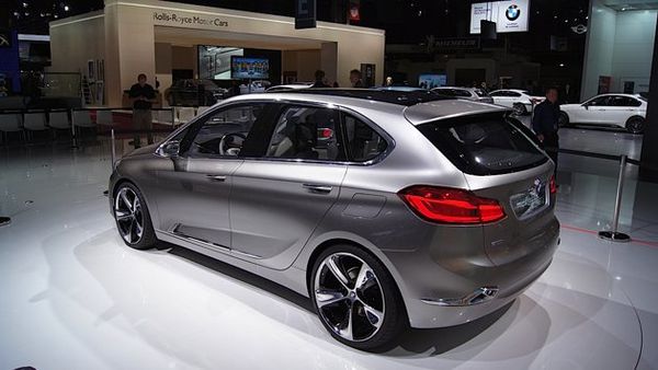 BMW-Concept-Active-Tourer-2012-09-27-06-57-56-jpg_132757.jpg