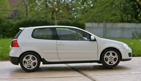 VW GOLF GTI COUPE BLANC NOREV01