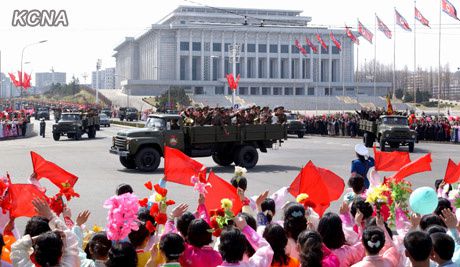 parade_militaire_15_avril_2012_pyongyang_9.jpg