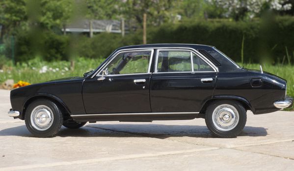 PEUGEOT 504 GL BERLINE NOIR WELLY04