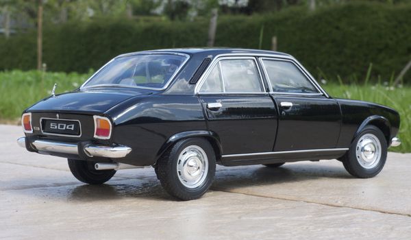 PEUGEOT 504 GL BERLINE NOIR WELLY09