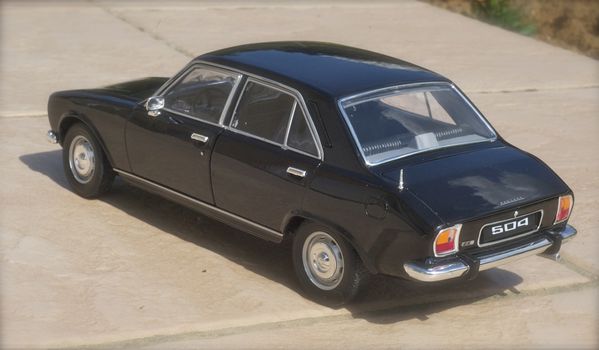 PEUGEOT 504 GL BERLINE NOIR WELLY17