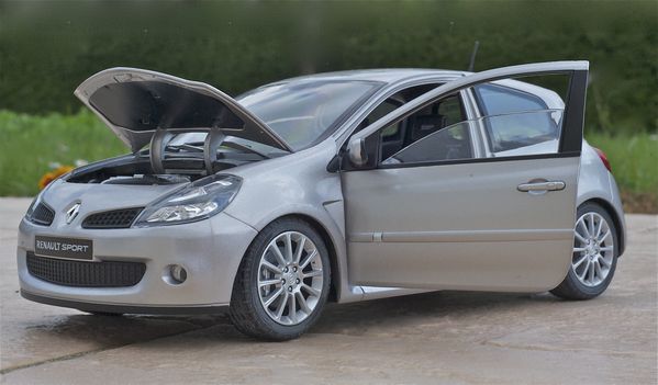 RENAULT CLIO RS3 COUPE GRIS SOLIDO14