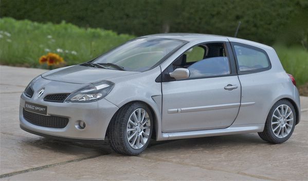 RENAULT CLIO RS3 COUPE GRIS SOLIDO16