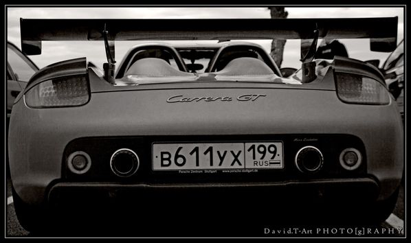 PORSCHE CARRERA GT (2)