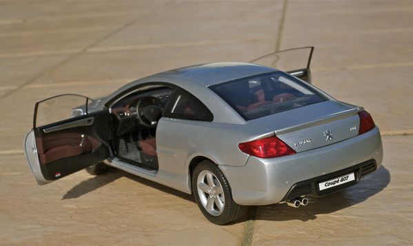 PEUGEOT 407 V6 COUPE GRIS NOREV35